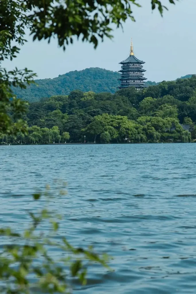 West Lake Hangzhou Su Causeway, day three of a 5 days in China trip