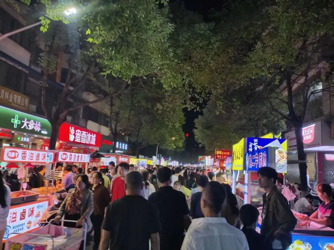 Guilin food street night market stalls
